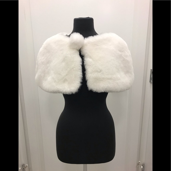 ❤️Faux white shawl S - Picture 1 of 1